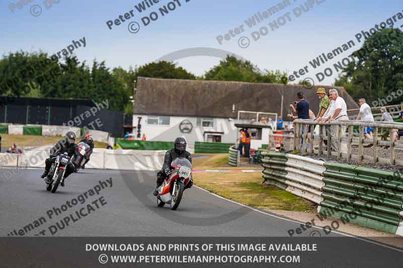 Vintage motorcycle club;eventdigitalimages;mallory park;mallory park trackday photographs;no limits trackdays;peter wileman photography;trackday digital images;trackday photos;vmcc festival 1000 bikes photographs